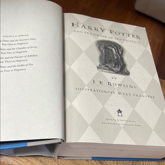 Harry Potter and the Order of the Phoenix Hard Cover Book - Picture 7 of 8